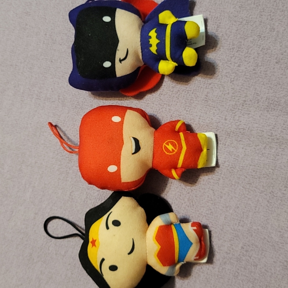 Set of 5 McDonalds Happy Meal Toys 2021 DC Comics Series Character Hangi…